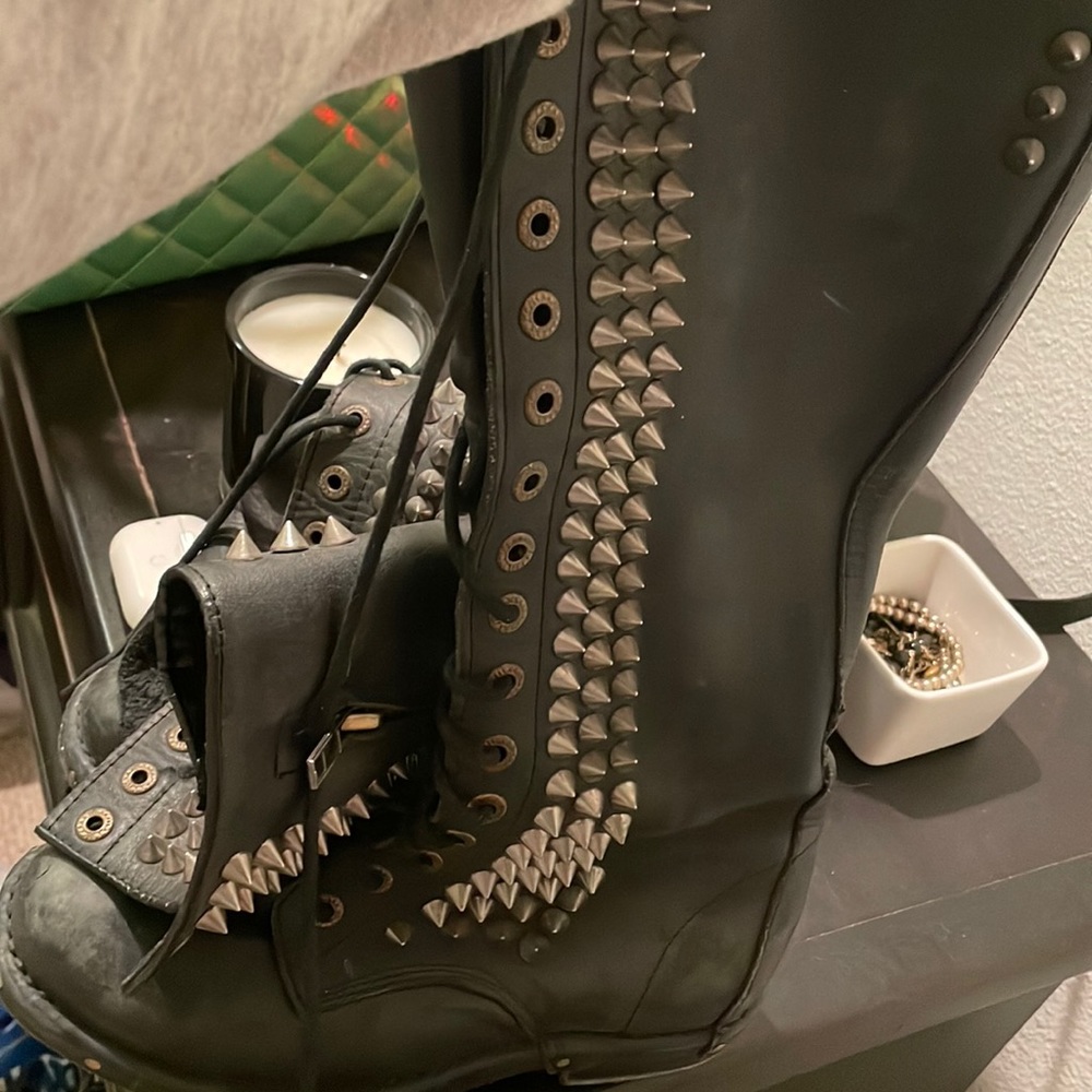 Jeffrey Campbell spiked size 8